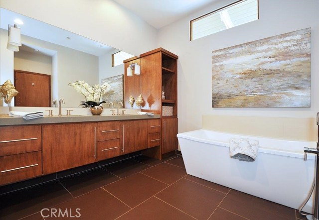 904 Via Nogales, Palos Verdes Estates, California 90274, 4 Bedrooms Bedrooms, ,4 BathroomsBathrooms,Residential,Sold,Via Nogales,PV18159668