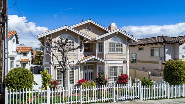 2415 Marshallfield Lane, Redondo Beach, California 90278, 4 Bedrooms Bedrooms, ,3 BathroomsBathrooms,Residential,Sold,Marshallfield,PV20066212