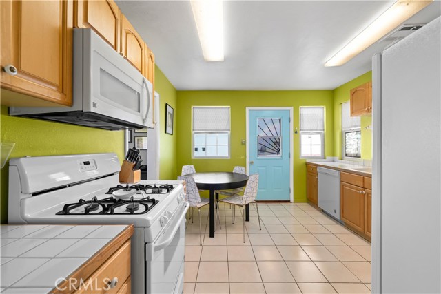 1912 Robinson Street, Redondo Beach, California 90278, 3 Bedrooms Bedrooms, ,1 BathroomBathrooms,Residential,Sold,Robinson,SB21045337