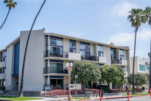 1400 Catalina Avenue, Redondo Beach, California 90277, 1 Bedroom Bedrooms, ,Residential,Sold,Catalina,IN18071145