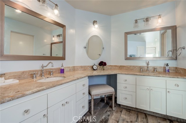 902 6th Street, Hermosa Beach, California 90254, 4 Bedrooms Bedrooms, ,3 BathroomsBathrooms,Residential,Sold,6th,SB20213089