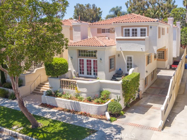 225 Irena Avenue, Redondo Beach, California 90277, 4 Bedrooms Bedrooms, ,3 BathroomsBathrooms,Residential,Sold,Irena,SB20159740
