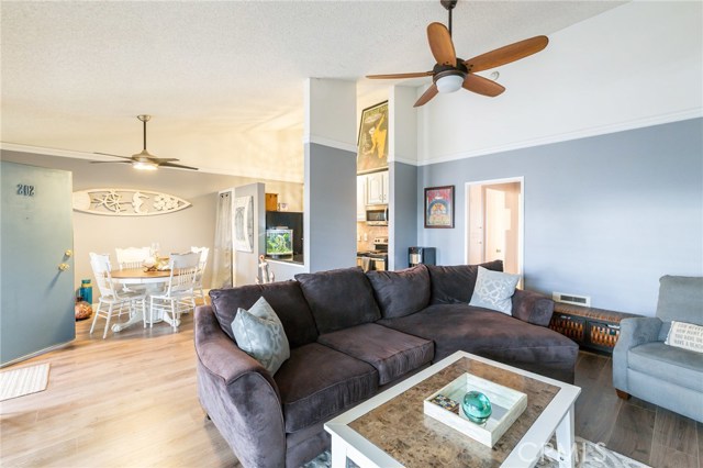 631 Prospect Avenue, Redondo Beach, California 90277, 2 Bedrooms Bedrooms, ,2 BathroomsBathrooms,Residential,Sold,Prospect,SB20199042