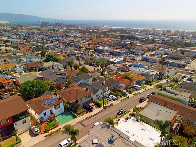 930 9th Street, Hermosa Beach, California 90254, 3 Bedrooms Bedrooms, ,2 BathroomsBathrooms,Residential,Sold,9th,PV21076150