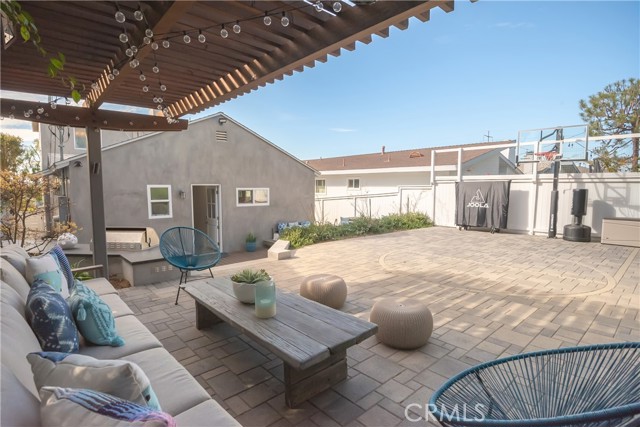 3520 Walnut Avenue, Manhattan Beach, California 90266, 3 Bedrooms Bedrooms, ,2 BathroomsBathrooms,Residential,Sold,Walnut,SB21036889