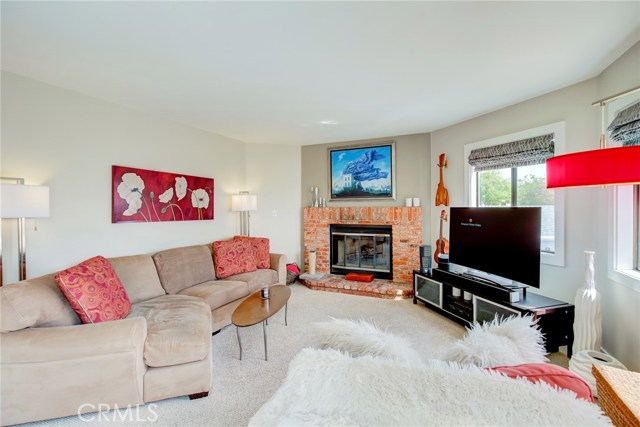 217 Helberta Avenue, Redondo Beach, California 90277, 3 Bedrooms Bedrooms, ,2 BathroomsBathrooms,Residential,Sold,Helberta,SB19082570