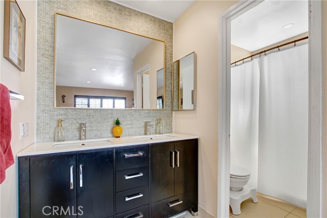 2 Bed Home for Sale in Van Nuys, California