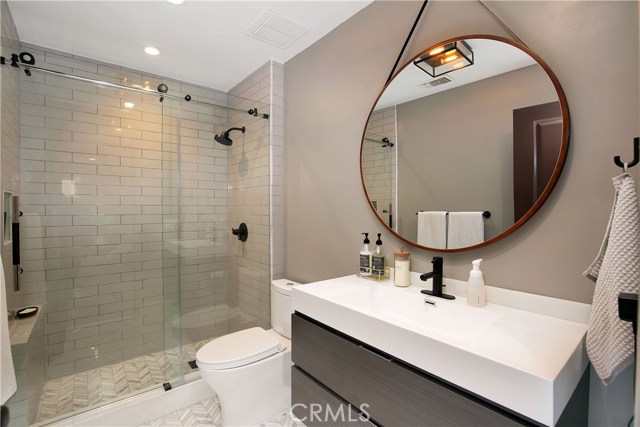 bath for 5th bedroom