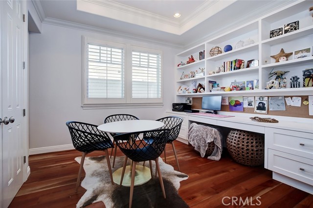 649 26th Street, Manhattan Beach, California 90266, 5 Bedrooms Bedrooms, ,4 BathroomsBathrooms,Residential,Sold,26th,SB21027371