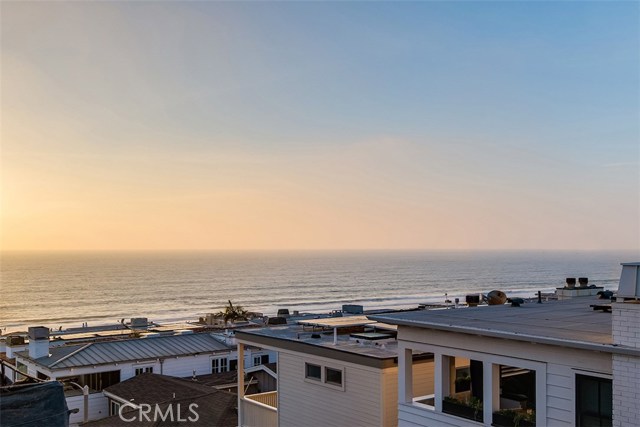 229 19th Street, Manhattan Beach, California 90266, 5 Bedrooms Bedrooms, ,4 BathroomsBathrooms,Residential,Sold,19th,SB19068454