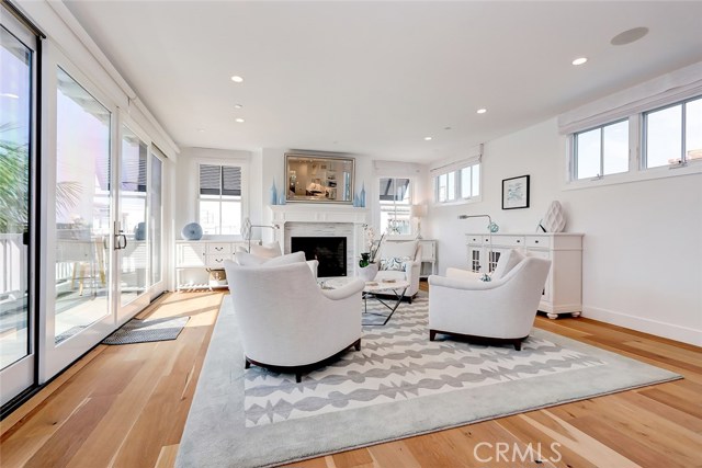 420 31st Street, Manhattan Beach, California 90266, 5 Bedrooms Bedrooms, ,2 BathroomsBathrooms,Residential,Sold,31st,SB20242729
