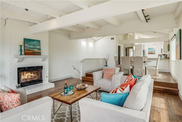 1023 4th Street, Hermosa Beach, California 90254, 3 Bedrooms Bedrooms, ,2 BathroomsBathrooms,Residential,Sold,4th,SB19152573