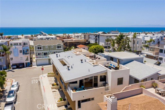 407 11th Street, Hermosa Beach, California 90254, 3 Bedrooms Bedrooms, ,2 BathroomsBathrooms,Residential,Sold,11th,SB20123625