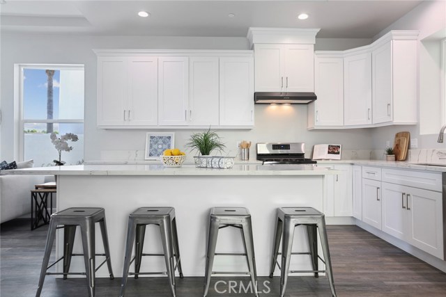 2215 Robinson Street, Redondo Beach, California 90278, 4 Bedrooms Bedrooms, ,4 BathroomsBathrooms,Residential,Sold,Robinson,SB20091863