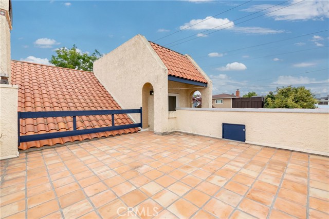 Huge deck over the garage