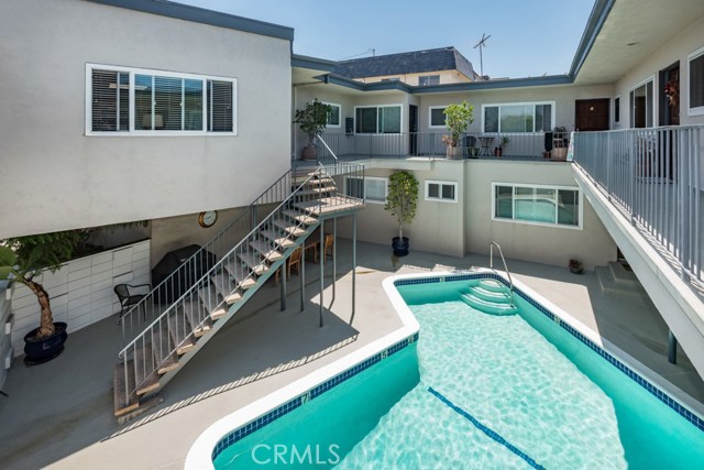 1117 Pacific Avenue, Manhattan Beach, California 90266, 2 Bedrooms Bedrooms, ,1 BathroomBathrooms,Residential,Sold,Pacific,SB17151758