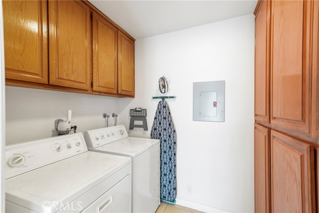 319 Emerald Street, Redondo Beach, California 90277, 2 Bedrooms Bedrooms, ,2 BathroomsBathrooms,Residential,Sold,Emerald,SB21122333
