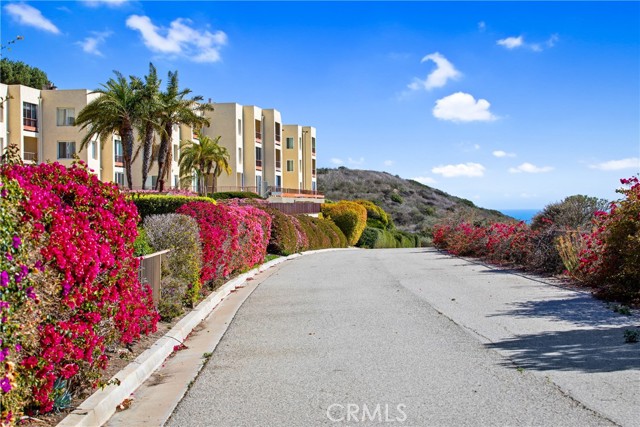 3200 La Rotonda Drive, Rancho Palos Verdes, California 90275, 3 Bedrooms Bedrooms, ,2 BathroomsBathrooms,Residential,Sold,La Rotonda,OC21046603