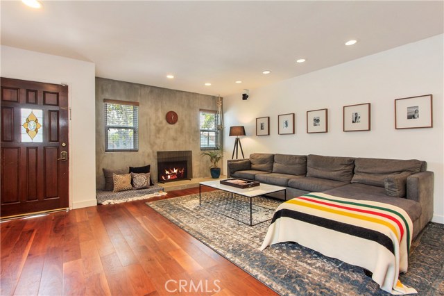 702 Maria Avenue, Redondo Beach, California 90277, 4 Bedrooms Bedrooms, ,2 BathroomsBathrooms,Residential,Sold,Maria,SB19137307