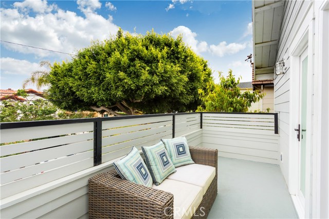 123 Irena Avenue, Redondo Beach, California 90277, 3 Bedrooms Bedrooms, ,3 BathroomsBathrooms,Residential,Sold,Irena,SB18074011