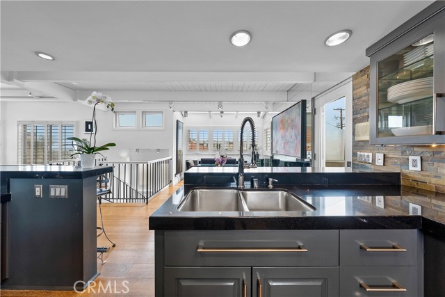 712 Highland Avenue, Manhattan Beach, California 90266, 3 Bedrooms Bedrooms, ,4 BathroomsBathrooms,Residential,Sold,Highland,SB21087613