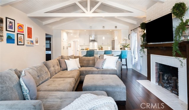 528 Marine Avenue, Manhattan Beach, California 90266, 3 Bedrooms Bedrooms, ,2 BathroomsBathrooms,Residential,Sold,Marine,SB19035532