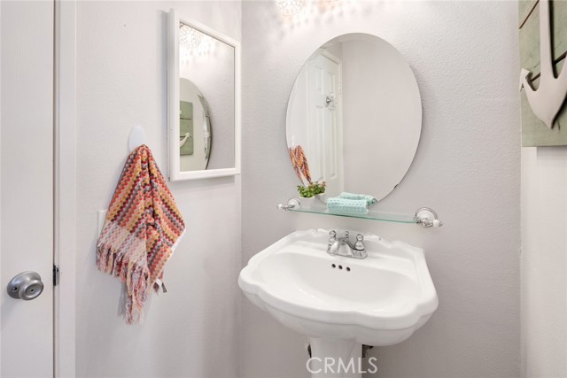 519 Meyer Lane, Redondo Beach, California 90278, 2 Bedrooms Bedrooms, ,1 BathroomBathrooms,Residential,Sold,Meyer,PV21074772