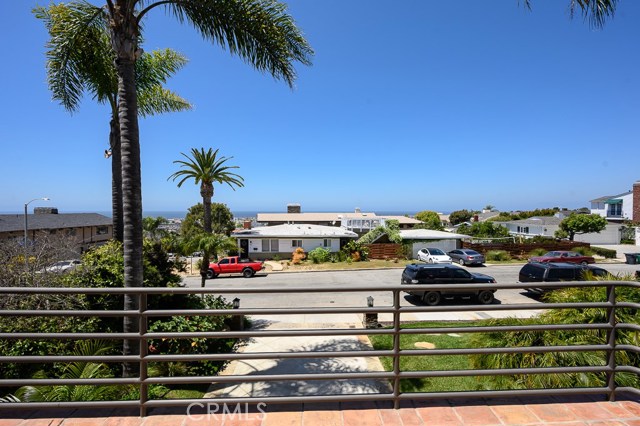 204 Poinsettia Avenue, Manhattan Beach, California 90266, 4 Bedrooms Bedrooms, ,3 BathroomsBathrooms,Residential,Sold,Poinsettia,SB20091825