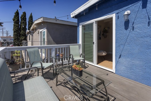 824 3rd Street, Hermosa Beach, California 90254, 3 Bedrooms Bedrooms, ,2 BathroomsBathrooms,Residential,Sold,3rd,SB21077827