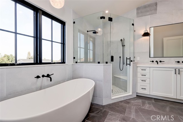 1400 17th Street, Manhattan Beach, California 90266, 5 Bedrooms Bedrooms, ,3 BathroomsBathrooms,Residential,Sold,17th,SB21193120