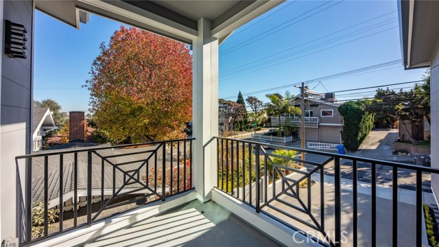 1917 Farrell Avenue, Redondo Beach, California 90278, 4 Bedrooms Bedrooms, ,3 BathroomsBathrooms,Residential,Sold,Farrell,PV20259109