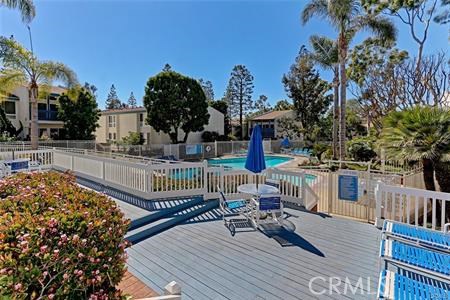 631 Prospect Avenue, Redondo Beach, California 90277, 2 Bedrooms Bedrooms, ,2 BathroomsBathrooms,Residential,Sold,Prospect,OC19040473