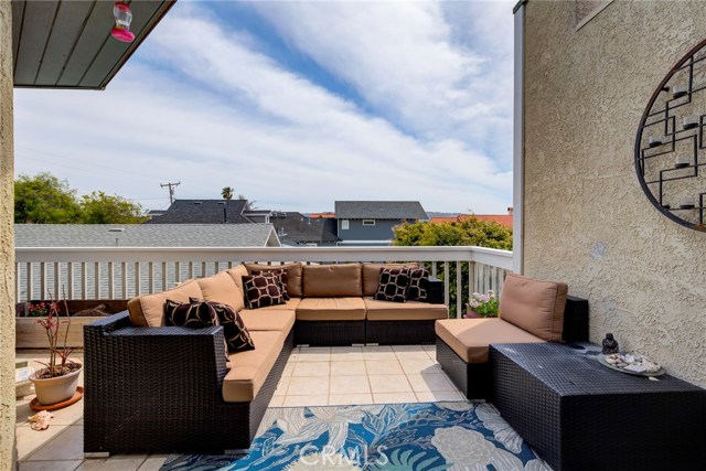 217 Helberta Avenue, Redondo Beach, California 90277, 3 Bedrooms Bedrooms, ,2 BathroomsBathrooms,Residential,Sold,Helberta,SB19082570