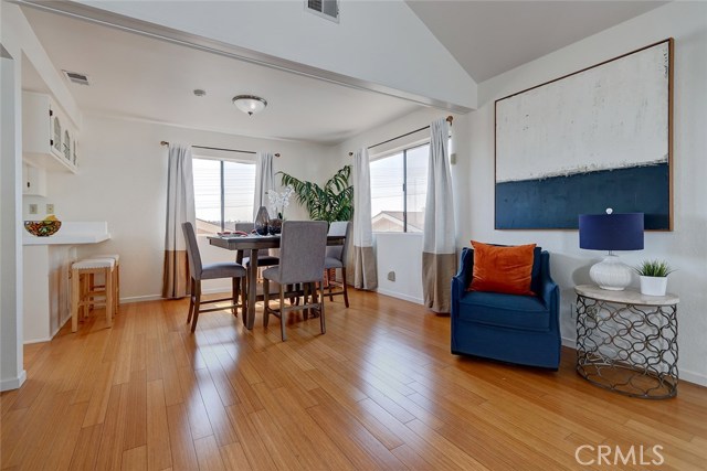 2513 Voorhees Avenue, Redondo Beach, California 90278, 2 Bedrooms Bedrooms, ,2 BathroomsBathrooms,Residential,Sold,Voorhees,SB18186536