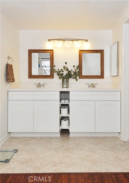 121 Prospect Avenue, Redondo Beach, California 90277, 2 Bedrooms Bedrooms, ,2 BathroomsBathrooms,Residential,Sold,Prospect,SB18229456