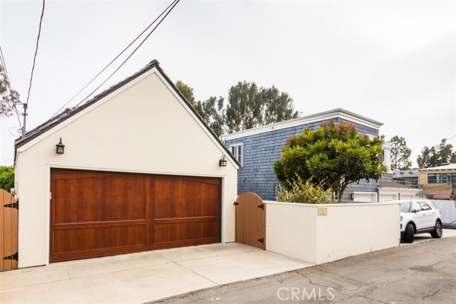 755 31st Street, Manhattan Beach, California 90266, 4 Bedrooms Bedrooms, ,4 BathroomsBathrooms,Residential,Sold,31st,SB19068029