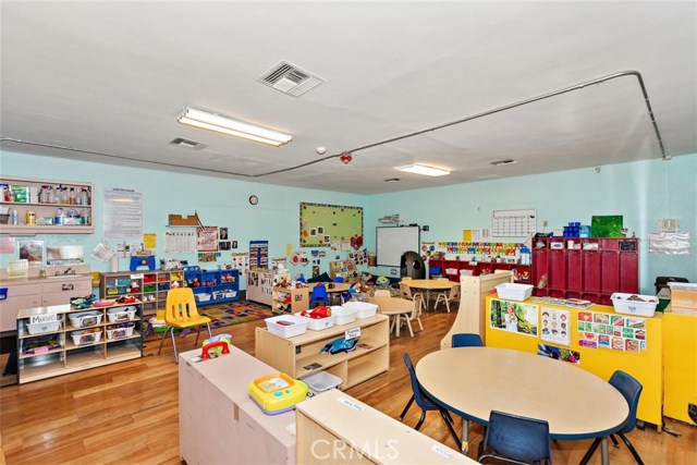 Lynwood, ,Commercial,For Sale,Lynwood,CV20155528