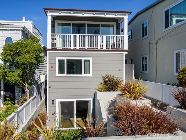 669 Longfellow Avenue, Hermosa Beach, California 90254, 4 Bedrooms Bedrooms, ,4 BathroomsBathrooms,Residential,Sold,Longfellow,SB19276565