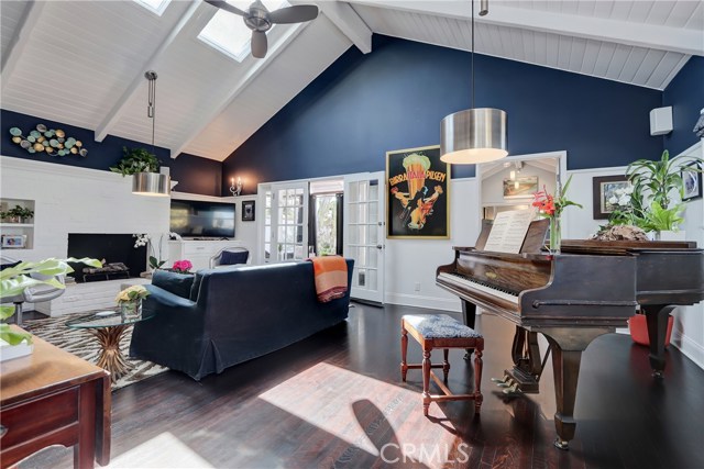 668 36th Street, Manhattan Beach, California 90266, 3 Bedrooms Bedrooms, ,2 BathroomsBathrooms,Residential,Sold,36th,SB20089393