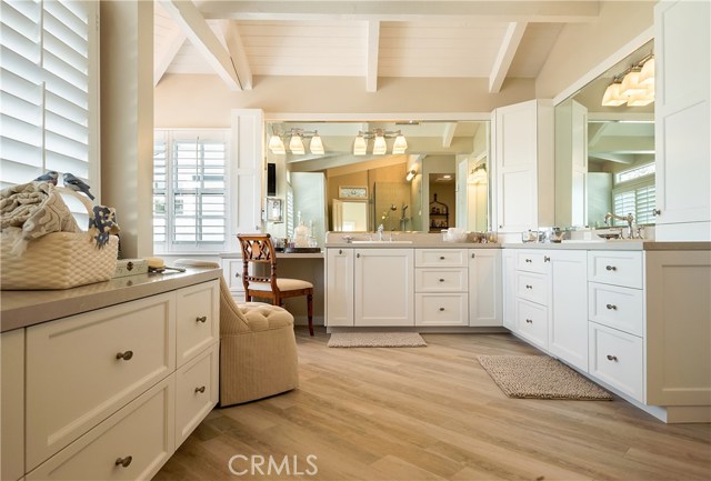 659 18th Street, Manhattan Beach, California 90266, 4 Bedrooms Bedrooms, ,3 BathroomsBathrooms,Residential,Sold,18th,SB19269469