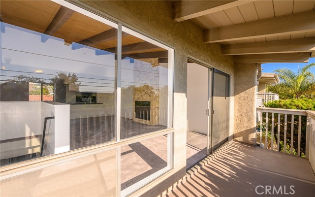 834 Lucia Avenue, Redondo Beach, California 90277, 2 Bedrooms Bedrooms, ,1 BathroomBathrooms,Residential,Sold,Lucia,SB19263239