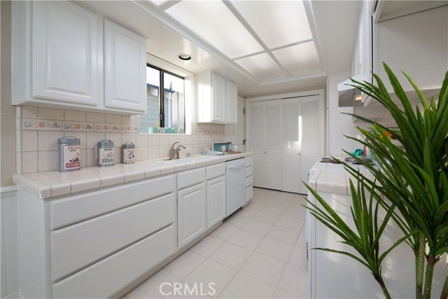 500 Paulina Avenue, Redondo Beach, California 90277, 3 Bedrooms Bedrooms, ,1 BathroomBathrooms,Residential,Sold,Paulina,PW19227875