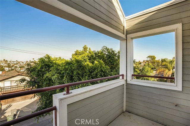 1739 Stanford Avenue, Redondo Beach, California 90278, 3 Bedrooms Bedrooms, ,2 BathroomsBathrooms,Residential,Sold,Stanford,SB18228570