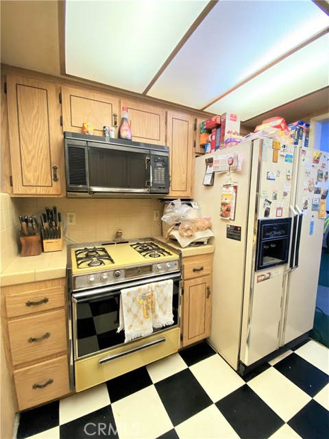 1320 12th Street, Manhattan Beach, California 90266, 2 Bedrooms Bedrooms, ,2 BathroomsBathrooms,Residential,Sold,12th,PW20041446
