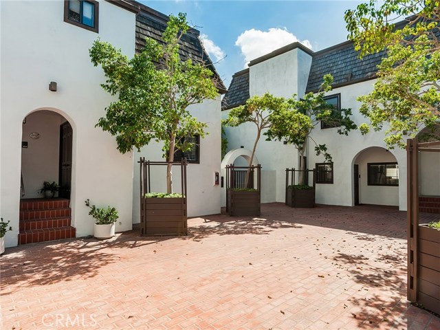 317 Broadway, Redondo Beach, California 90277, 3 Bedrooms Bedrooms, ,2 BathroomsBathrooms,Residential,Sold,Broadway,SB17224085