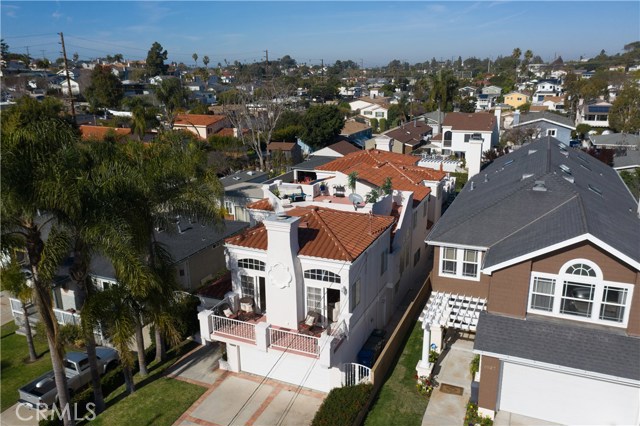 1021 Avenue D, Redondo Beach, California 90277, 4 Bedrooms Bedrooms, ,2 BathroomsBathrooms,Residential,Sold,Avenue D,SB21005310