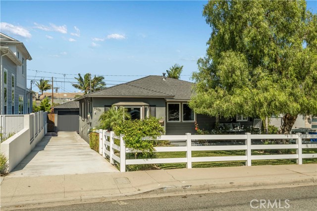 2205 Graham Avenue, Redondo Beach, California 90278, 3 Bedrooms Bedrooms, ,2 BathroomsBathrooms,Residential,Sold,Graham,SB20201906