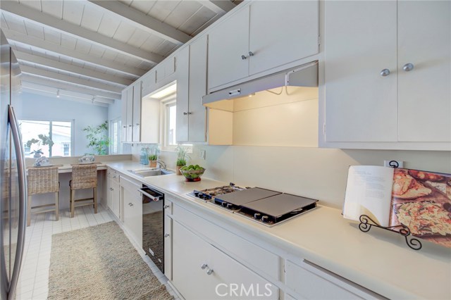 736 13th, Manhattan Beach, California 90266, 4 Bedrooms Bedrooms, ,3 BathroomsBathrooms,Residential,Sold,13th,SB19074833