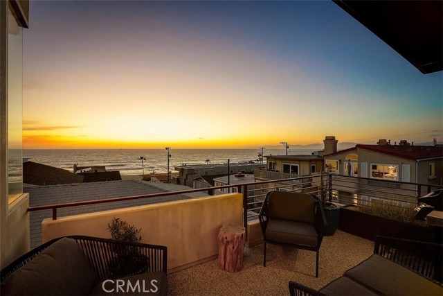 200 38th Street, Manhattan Beach, California 90266, 3 Bedrooms Bedrooms, ,4 BathroomsBathrooms,Residential,Sold,38th,PW21027936