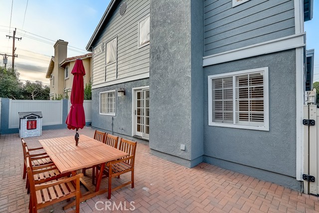 2104 Nelson Avenue, Redondo Beach, California 90278, 4 Bedrooms Bedrooms, ,3 BathroomsBathrooms,Residential,Sold,Nelson,SB20211994